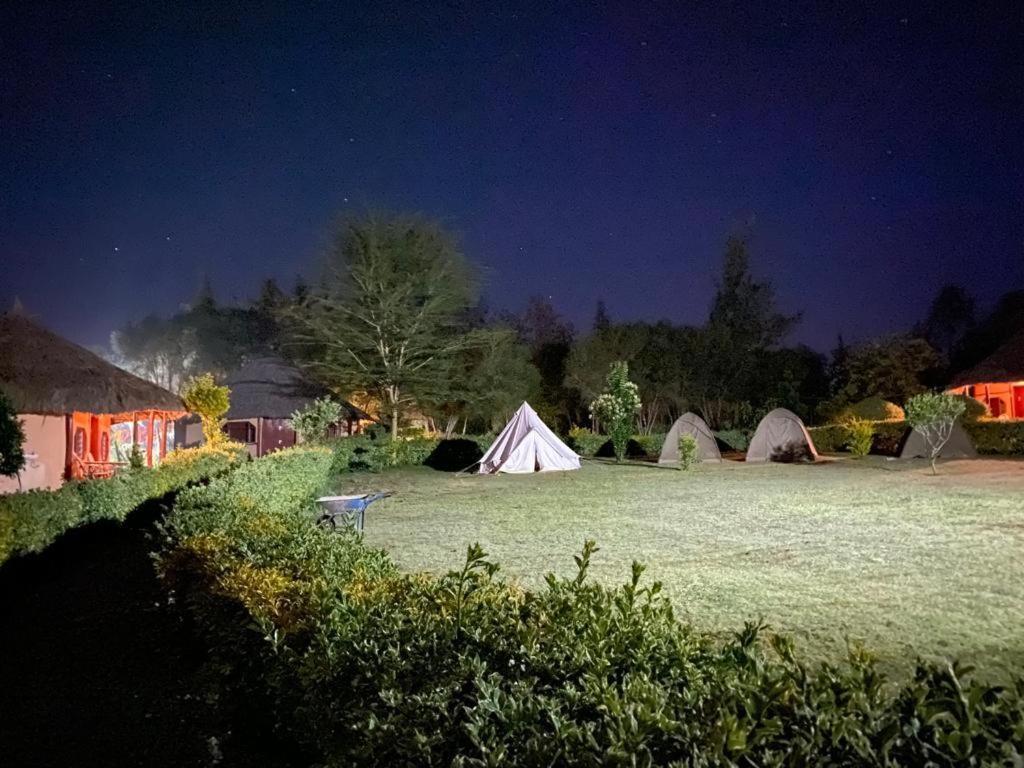 The Great Circle Lodge Наньюки Экстерьер фото